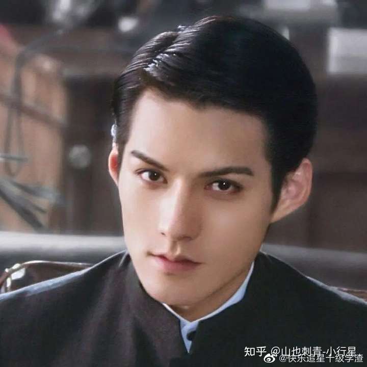 为什么有人觉得严屹宽(严宽)长得丑?
