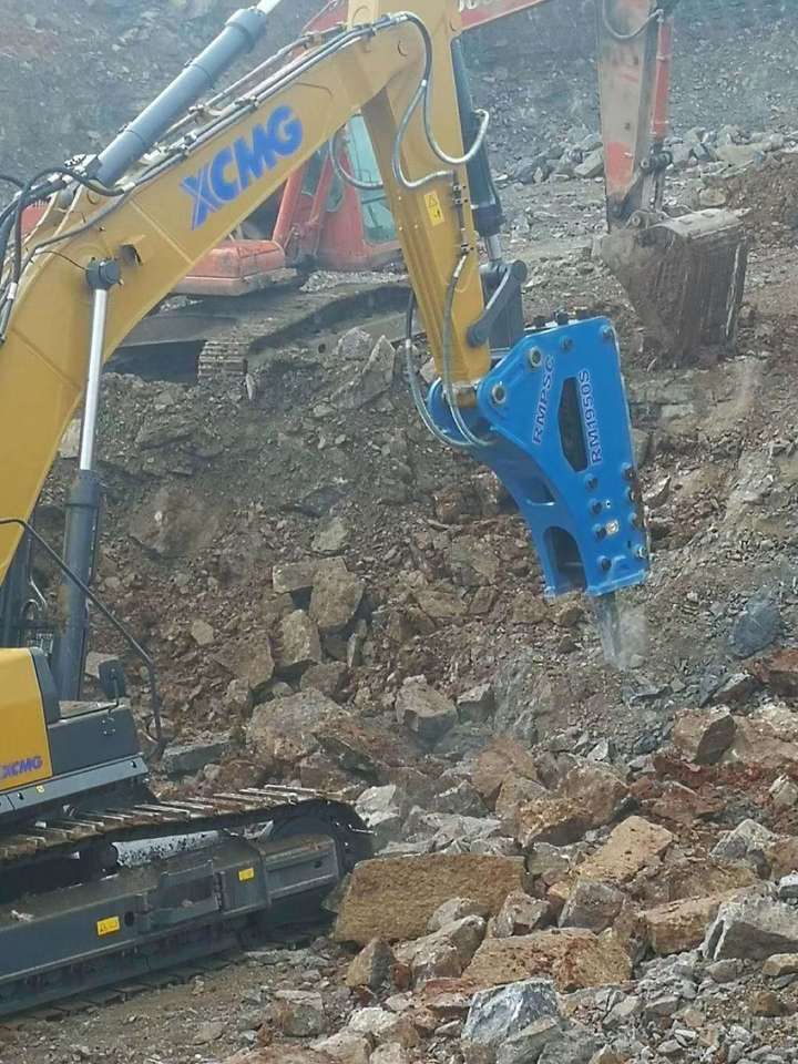 加长臂可以带破碎锤拆楼吗?
