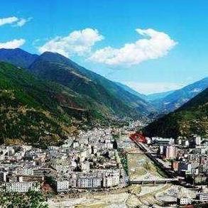 石棉县隶属四川省雅安市,位于青藏高原横断山脉东部,大渡河中游,雅安