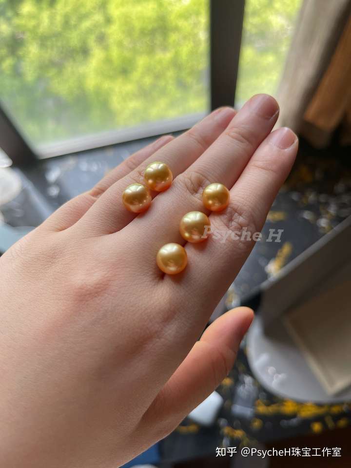 在鼓浪屿的珍珠店买了一颗南洋金珠,花了4000,想问问是不是染色珠?