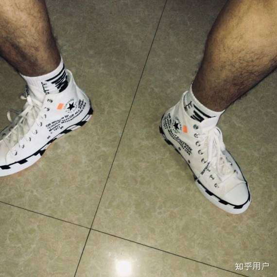 对于腿毛浓郁又穿着短裤的男生你们有啥想法?