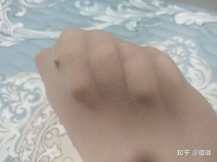 女生在家会穿袜子还是会光脚