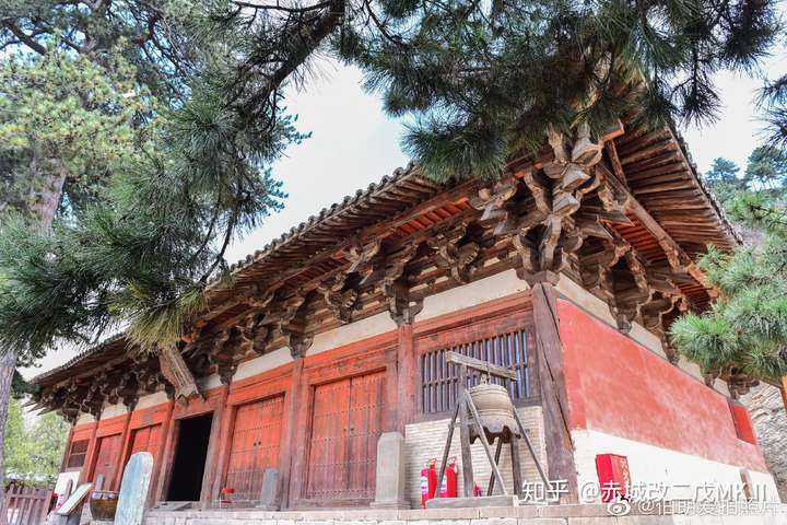 山西佛光寺东大殿,现存唯一唐代庑殿顶建筑.元,明两朝均有改建.