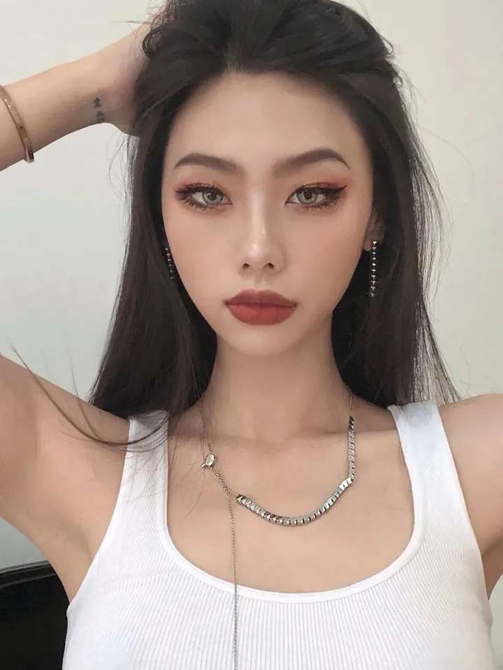 辣妹妆容
