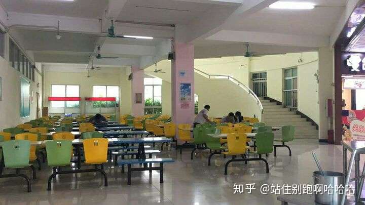 在广州工商学院里就餐是一种怎样的体验?有什么推荐的