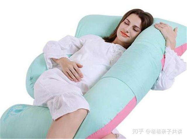 3,孕晚期(7-10个月 孕晚期睡姿采取左侧卧对孕妈和胎儿都比较有利