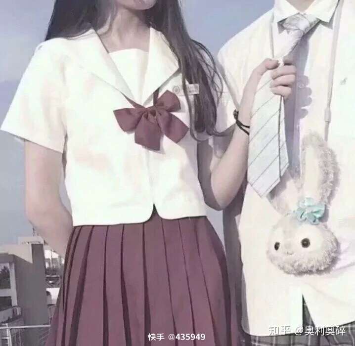 有没有那种男生穿西装的情侣头像?