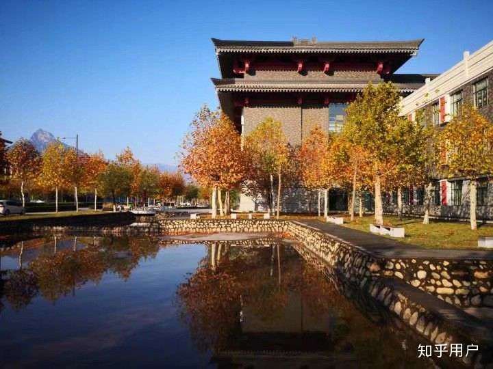 超大篮球场,风景优美,景色怡人……陕西最美校园之一西安建筑科技大学