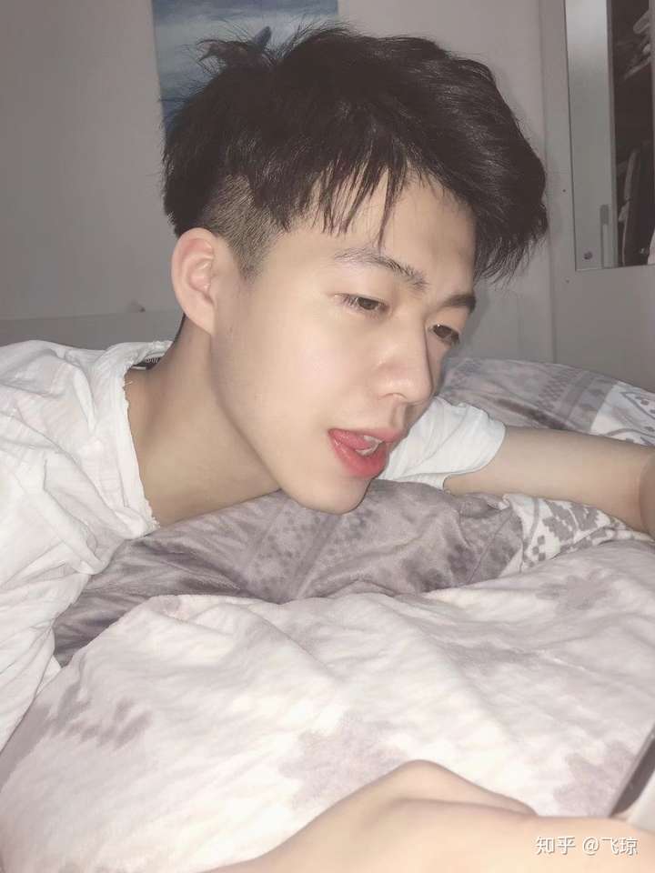 网恋面基后发现对方长的比想象帅很多是一种怎样的体验?