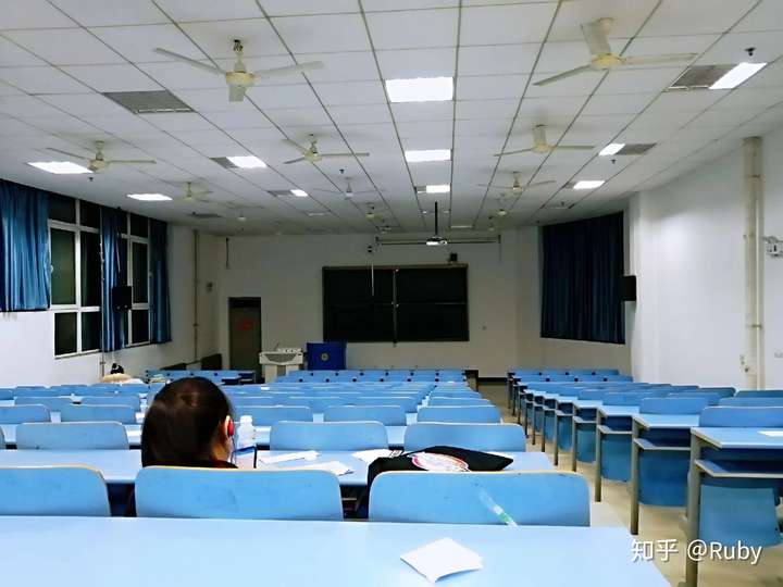 天津农学院,一个不出名,面积也不太大,但是我很爱很爱的学校