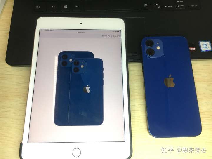 黑白两色最不容易翻车,鉴于iphone12蓝色版本翻车的前车之鉴,我选择