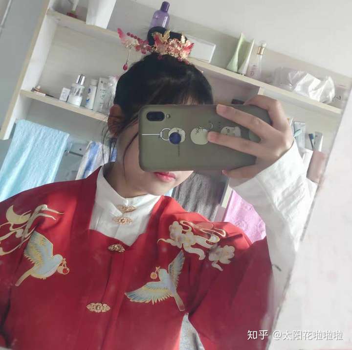 真的矮个子穿汉服超级可爱 然后是与集美们一起出去玩的图嘿嘿 反正就