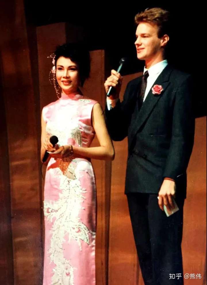 阚丽君——从中国第一位主持人到公益女掌门