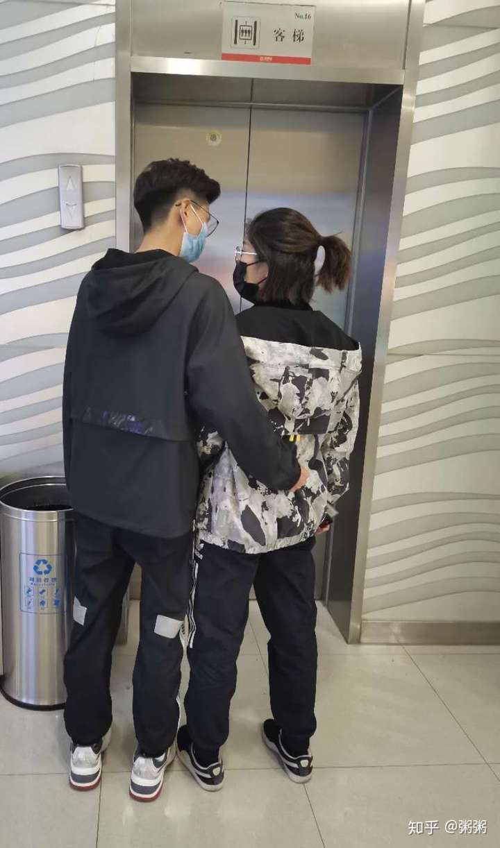 175男生170女生相差图,170和175站在一起图片 女生身高170,对象也找个身高170的男生,合适么?