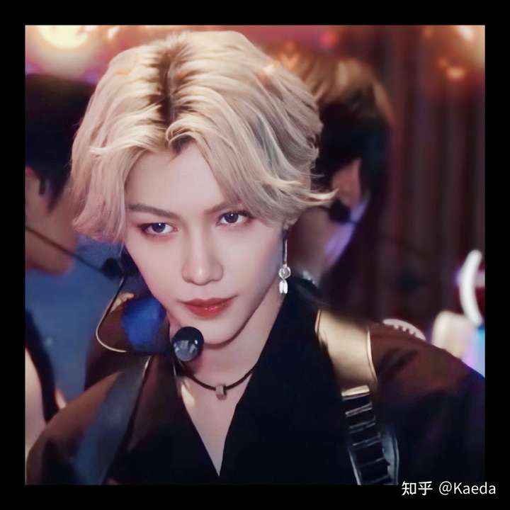 有人深扒straykids李龙馥felix变脸史吗?