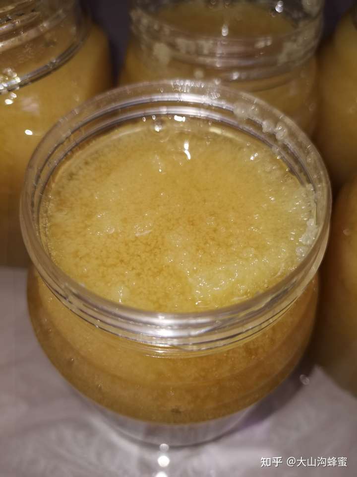 成熟蜂蜜和浓缩蜂蜜有什么不同?