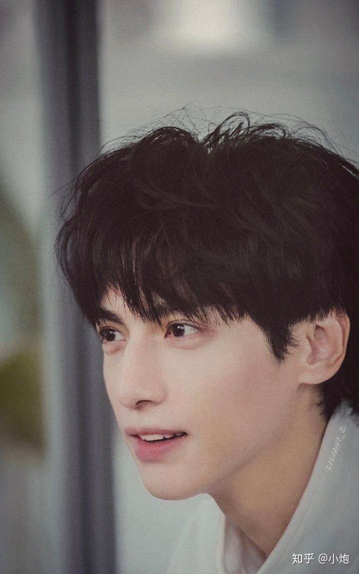 哪个男明星的眼睛勾人?