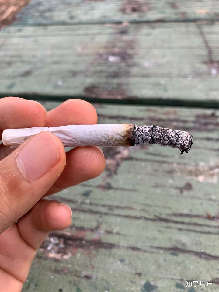 香烟当雪茄抽是什么感觉?