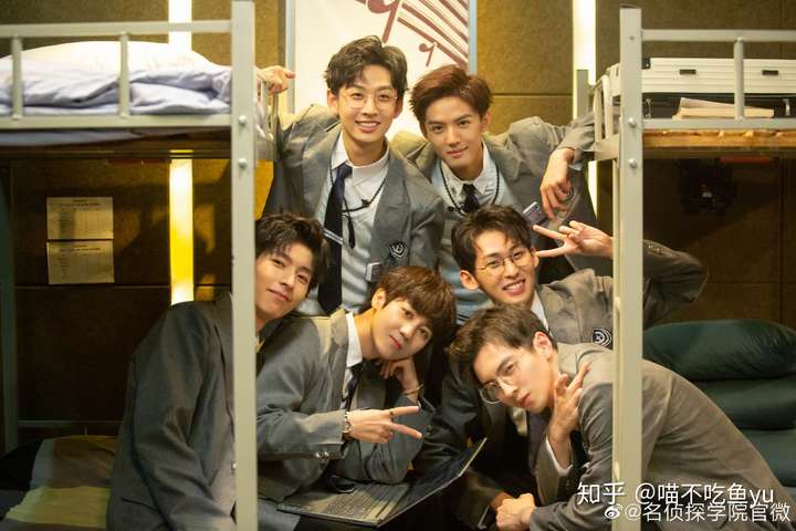 在这个又推迟了的开学,现在只能期待每周四的名学第二季