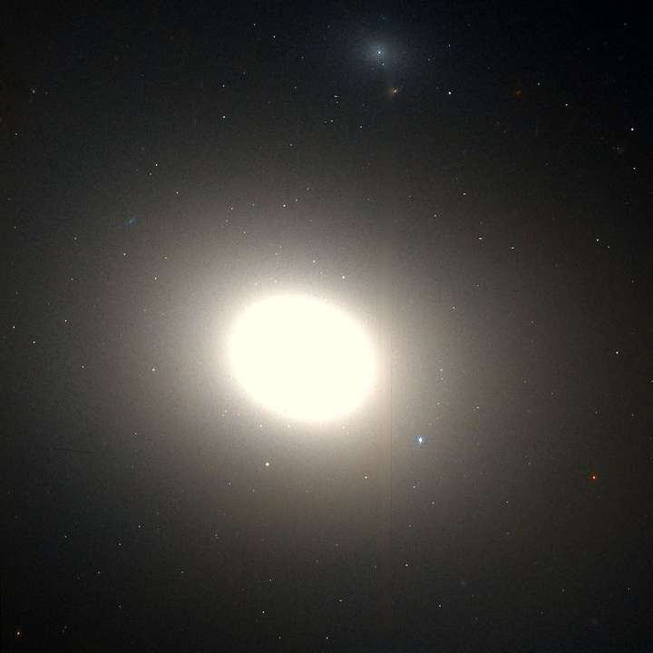 梅西耶天体m84m85是透镜状星系那它们是凸透镜还是凹透镜呢