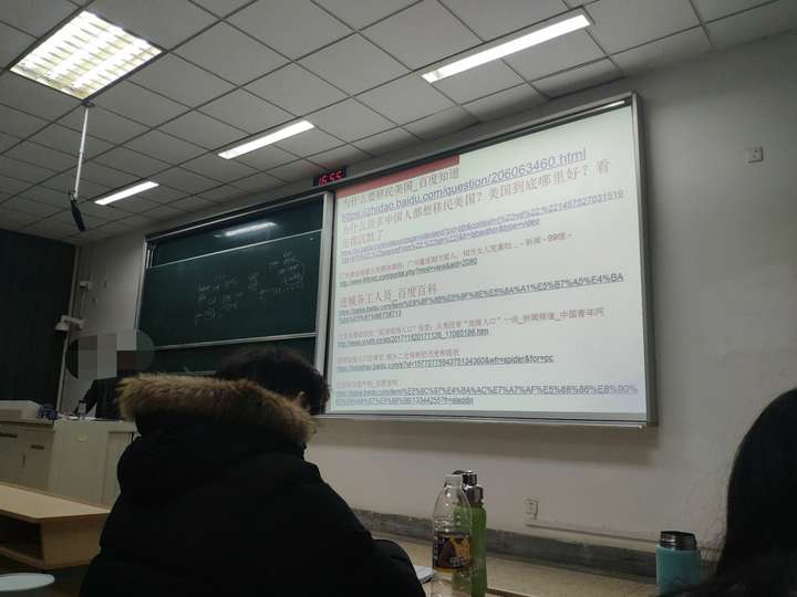 为什么很多大学生上课不听,空余时间自学?