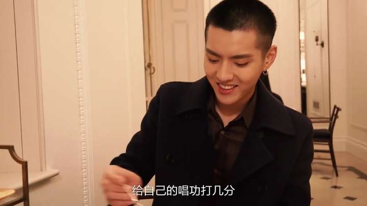 如何评价吴亦凡的长相?