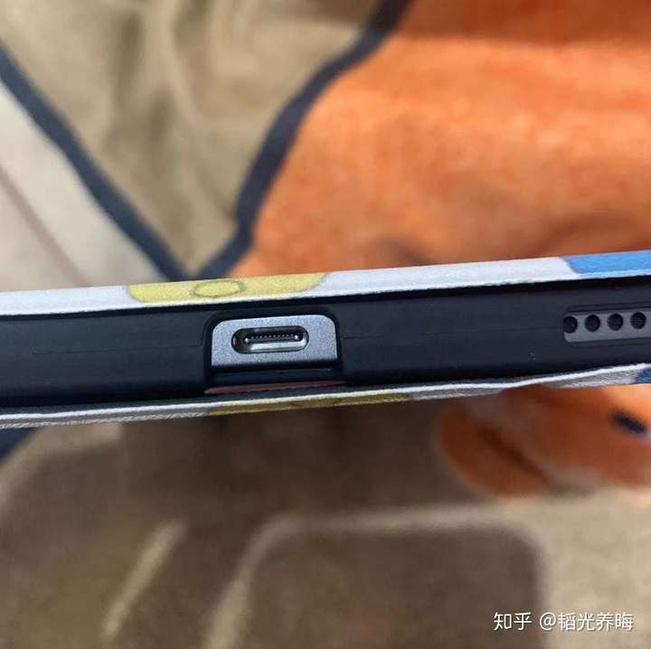 ipad air4是不是只能用蓝牙耳机或者买转换器?