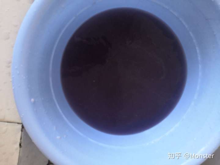 什么固色洗发水护发素也没有准备,随他吧,洗完看看掉色严重吗