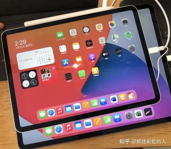 ipad pro 2021 买 11 寸的还是 12.9 寸?