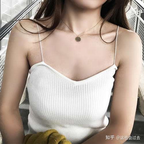 吊带更适合大胸的还是平胸的啊
