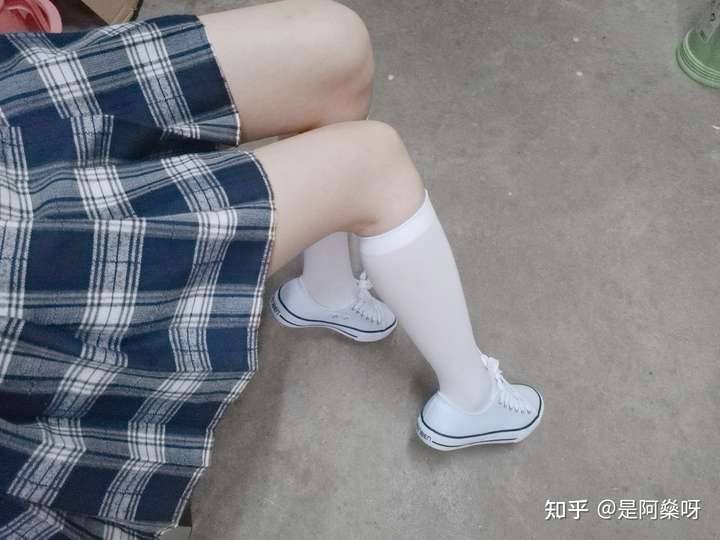 女生喜欢什么颜色的袜子?