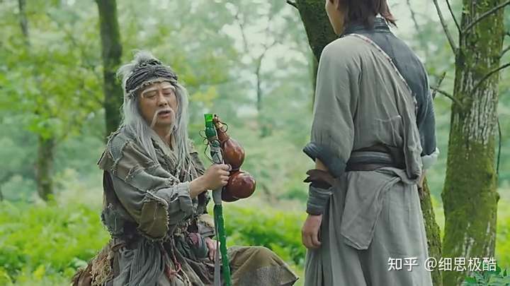郭靖从出生开始到初入江湖,十多年来,面对的小伙伴是华筝,拖雷,都史