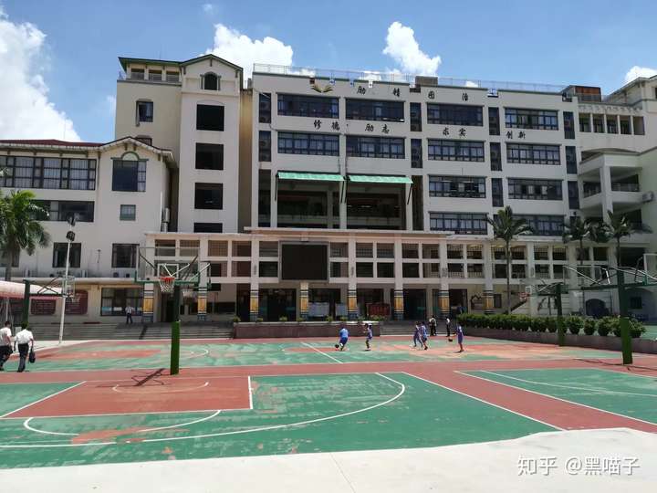 在深圳龙岗区外国语学校(集团)万科城学校(原:深圳万科城实验学校)