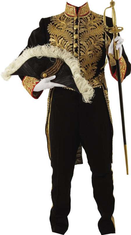 英国女王伊丽莎白二世检阅部队,所穿的礼服为掷弹兵近卫团(grenadier