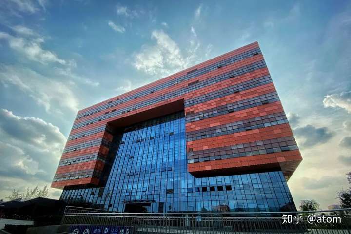 成都大学和绵阳师范学院哪个相对好点
