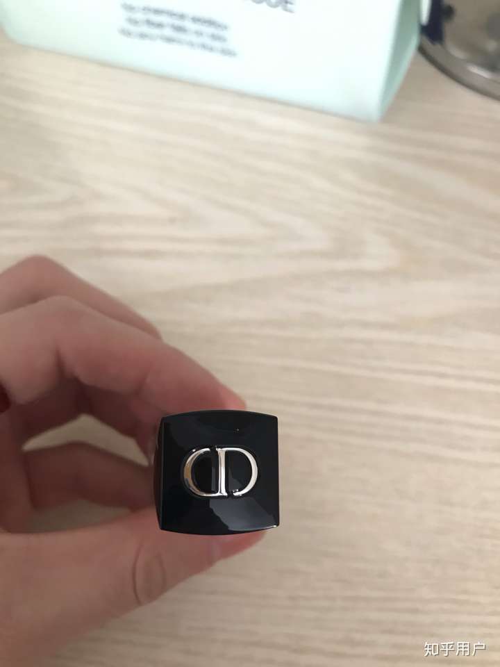 求dior999小样的真伪嘤嘤嘤?