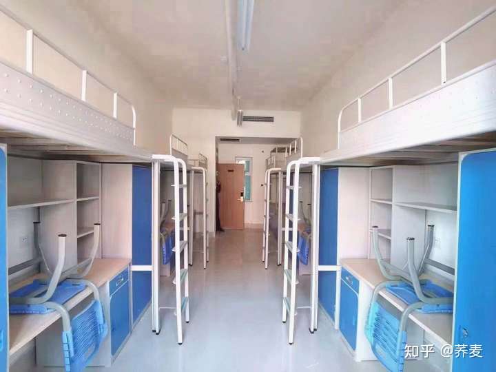 东营科技职业学院的宿舍条件如何?校区内有哪些生活设施?