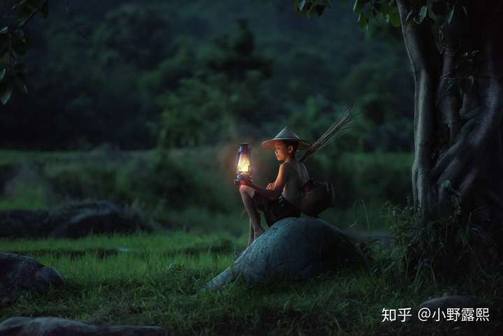 人生路漫漫,为自己点一盏思维的明灯吧,照亮你未知的抉择