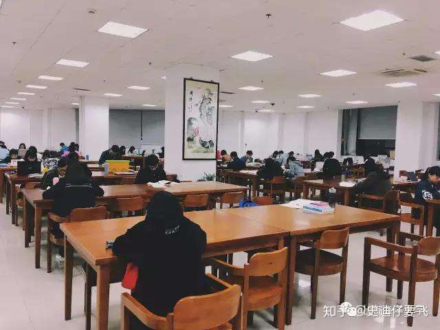 上海海洋大学的图书馆或教室环境如何?是否适合上自习