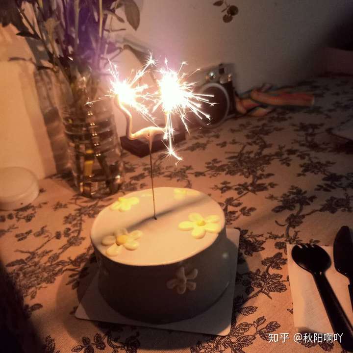 快乐 ～ 如果今年你也是一个人过生日的话,真巧啊我也是,一起吹个蜡烛