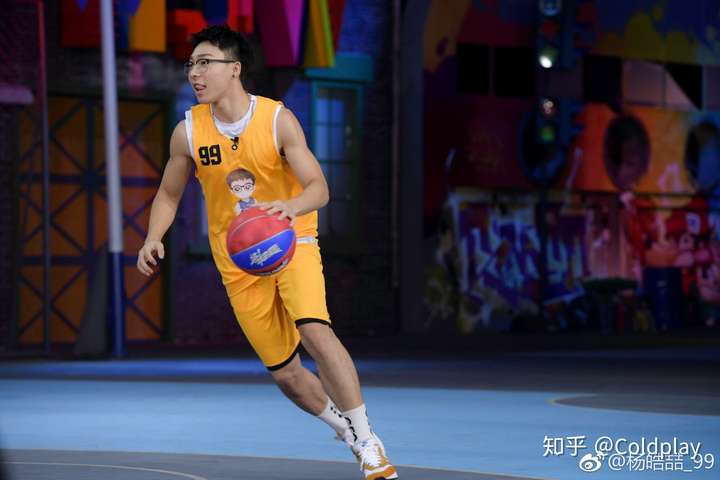 最近看这就是灌篮pick了杨皓喆小哥哥 人帅球技高 冷血大心脏 下面舔