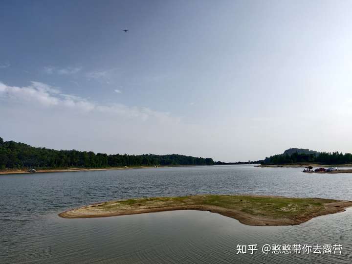 汛期需注意水位上涨,野外注意防蛇防蚊虫;草地禁止生火,水库水域禁止