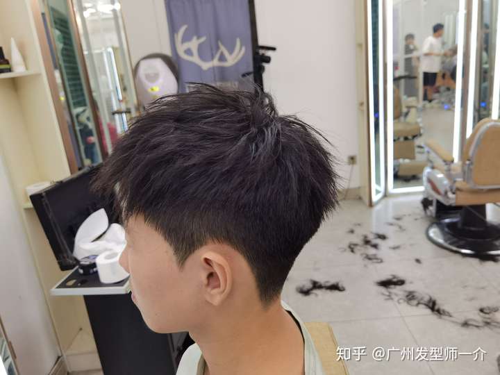 男生头顶比较尖,适合什么样的发型呢?