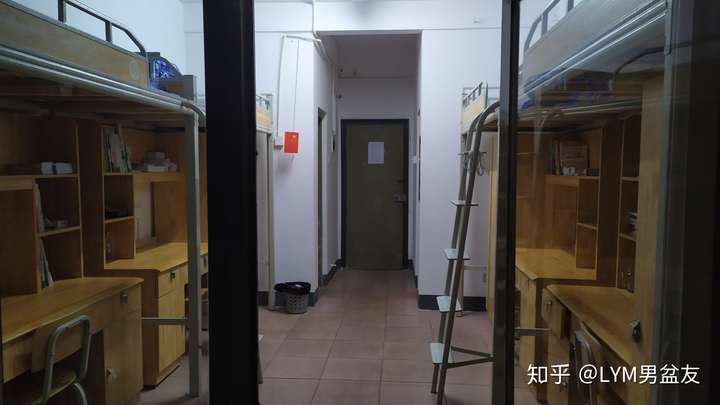 长沙理工大学的宿舍条件如何?校区内有哪些生活设施?