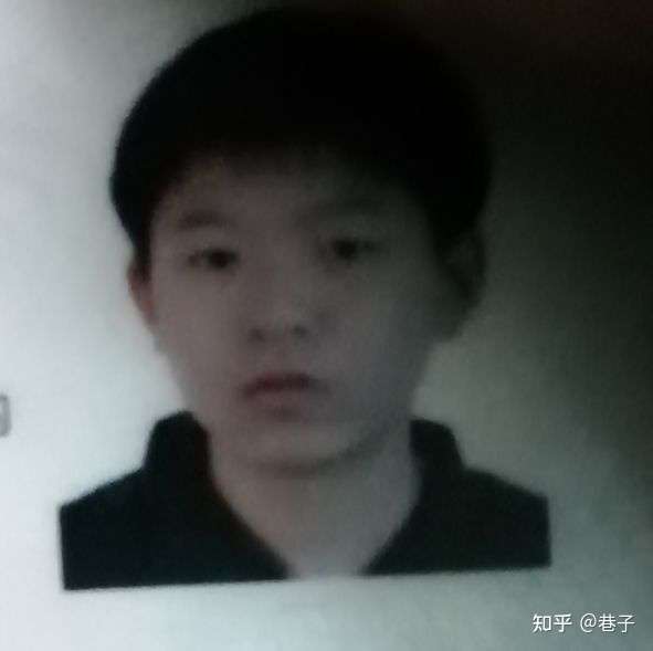 这是初中身份证上的样子,当时像个小学生一样.