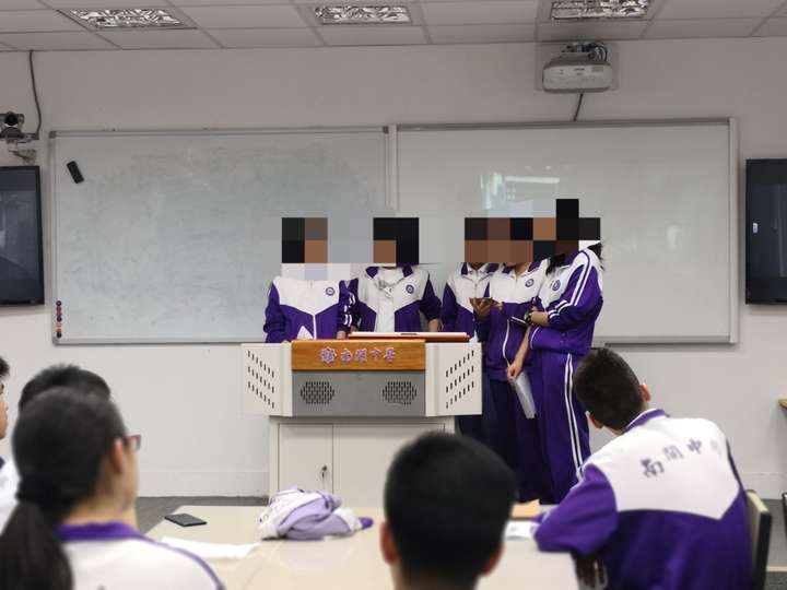 中国哪些中学有好看的校服?