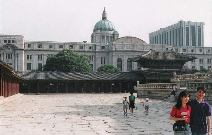 这是原日本朝鲜总督府的大楼,日本殖民朝鲜半岛的象征.