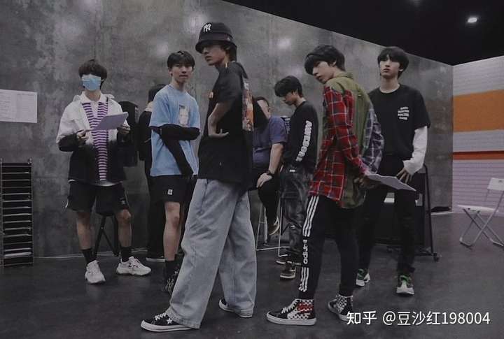 哪位大姐有时代少年团神图无水印,求求了,康康孩子?