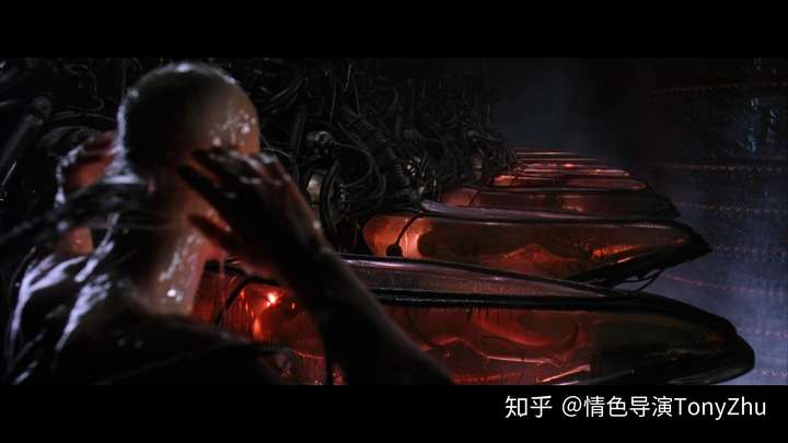 黑客帝国里的人体电池也许是矩阵化的最基础形态