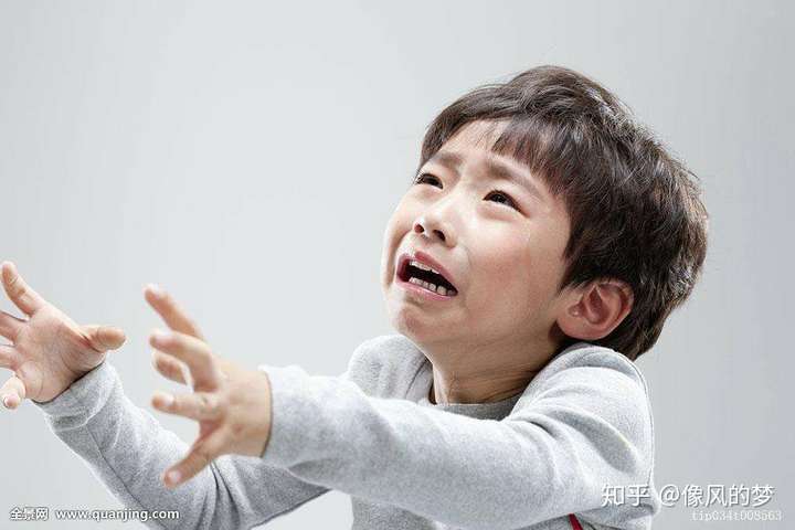 如果一个孩子从小就把很多事藏在心里悲伤难过孤独无助等等等等那等他